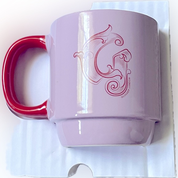 London Glossier mug! New in box never used comes with sticker🌟 Discontinued!!